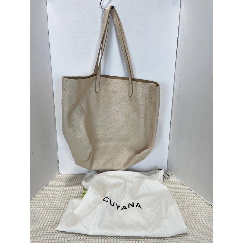 Cuyana Classic Structured Leather Tote Beige Pebbled Leather W/ Dust‎ Bag Good